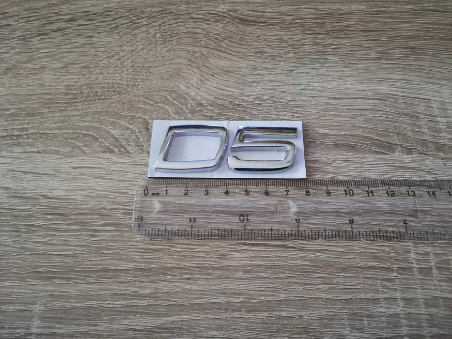 сребристи емблеми Волво Volvo D5