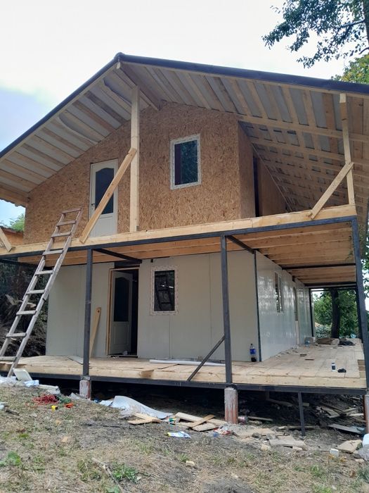 Case pe structura metalica