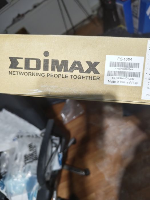 Switch edimax es 1024 cu 24 porturi 10/100Mbit/s