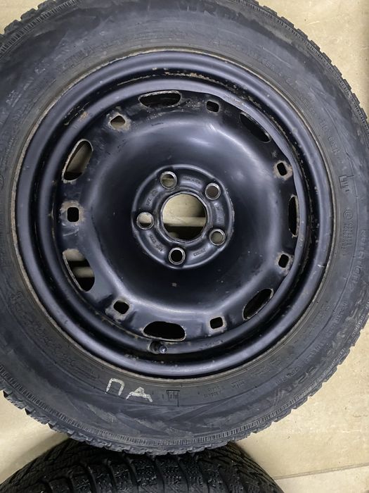 Продавам зимни гуми с джанти за Шкода Фабия