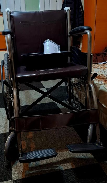 Fotoliu rulant  pentru persoane cu dizabilități