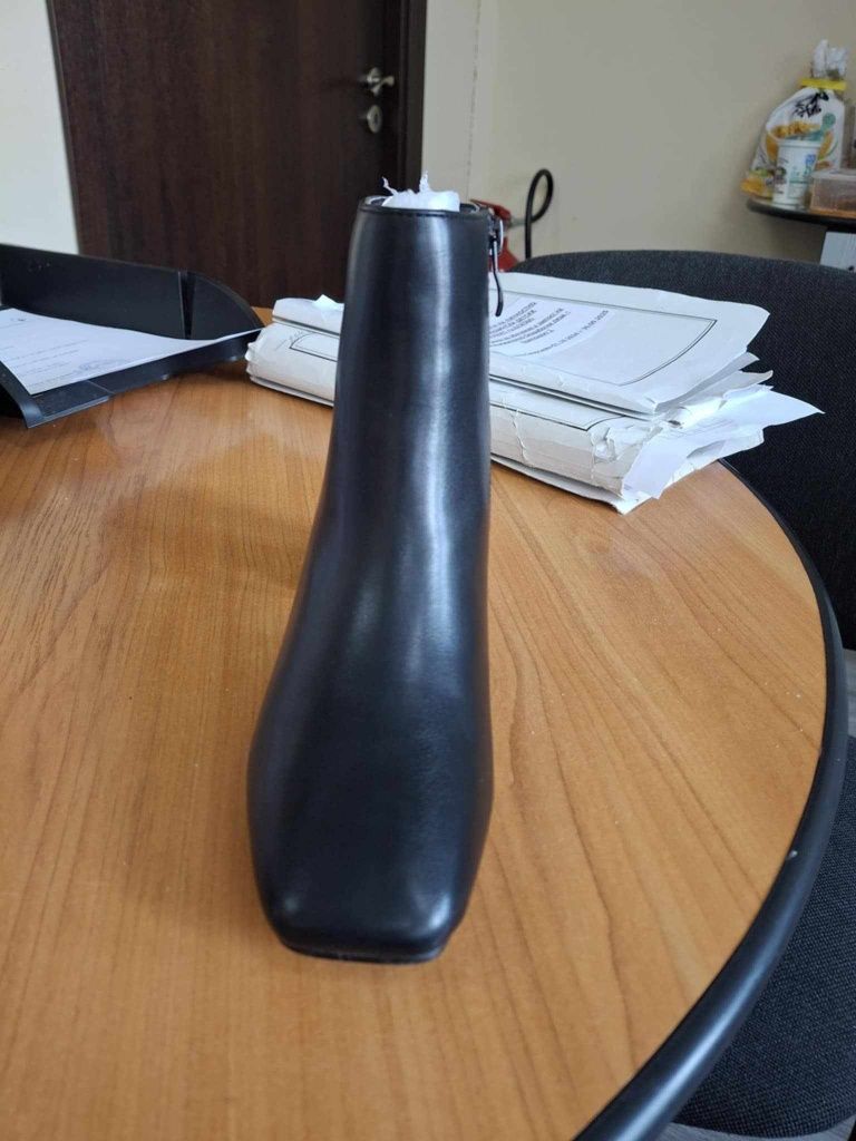 Елегантни дамски боти