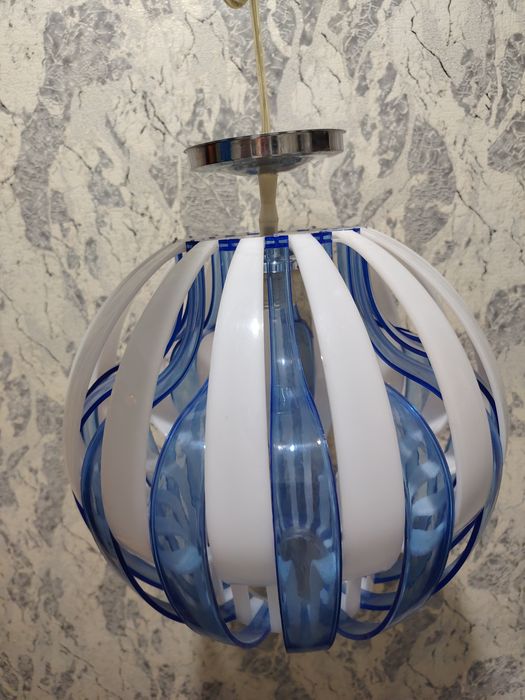 Продам люстру в идеальном состоянии