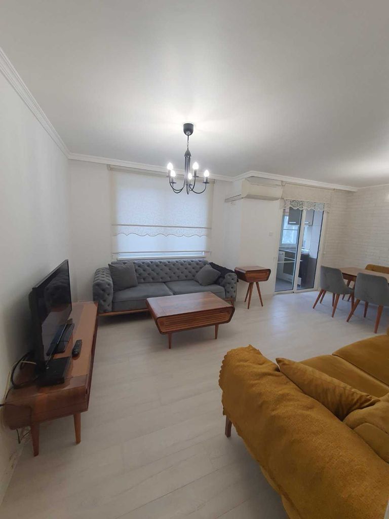 Дава се под наем Тристаен апартамент в Пловдив, Кършияка - 100 кв.м за 600 € - Снимка #2