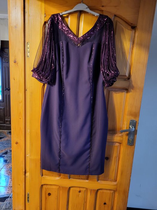 Rochie nr44 nu este purtata