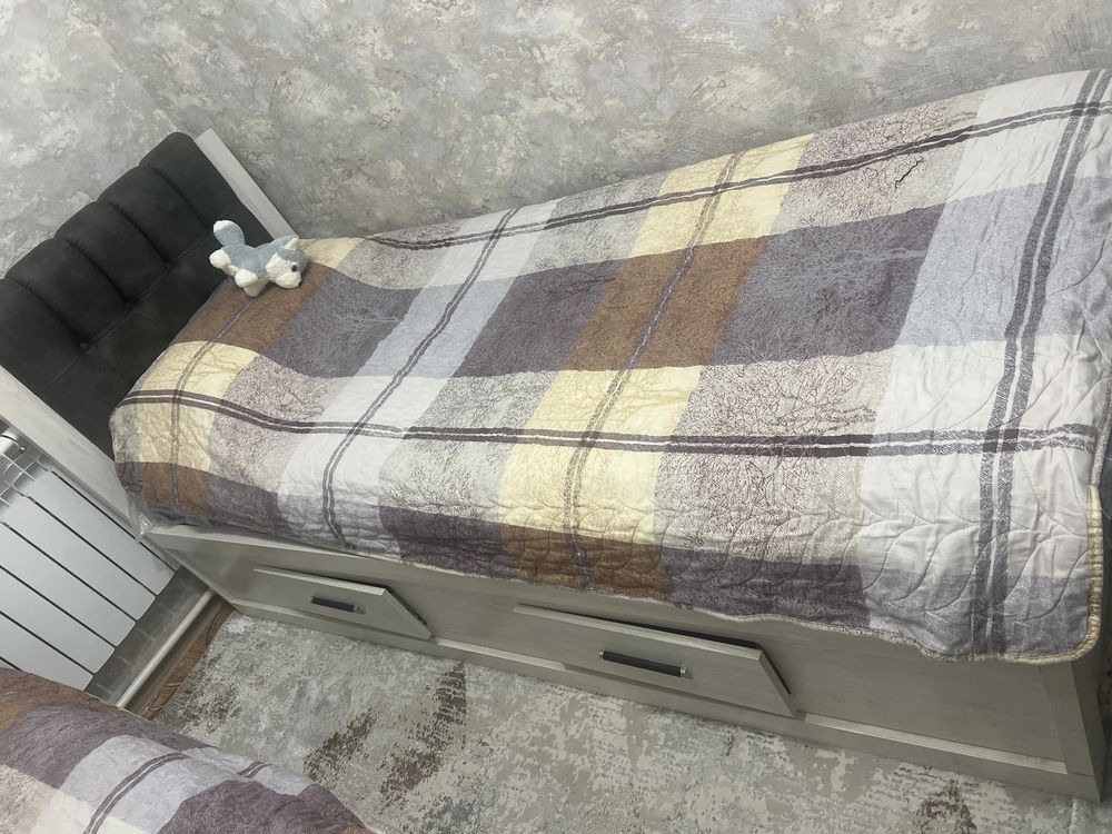 Divan s garantoy
