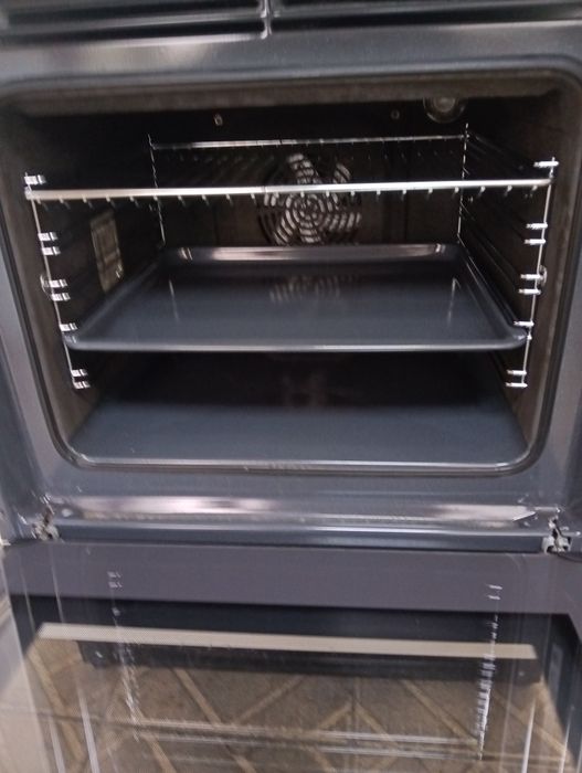 Свободно стояща печка с керамичен плот VOSS Electrolux 2 год.Гаранция!