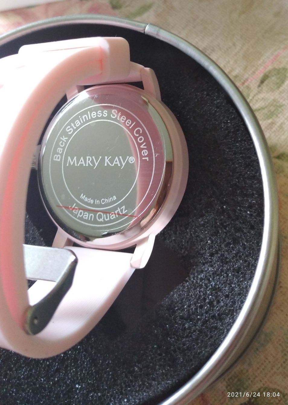 Часы от Mary Kay