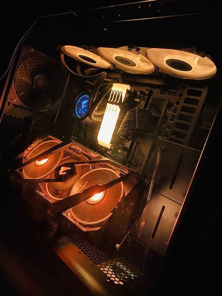 Продавам видео карта 2080 super aorus