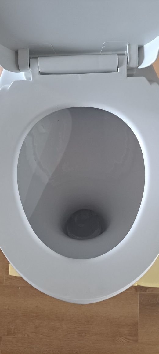 Продается отличный унитаз