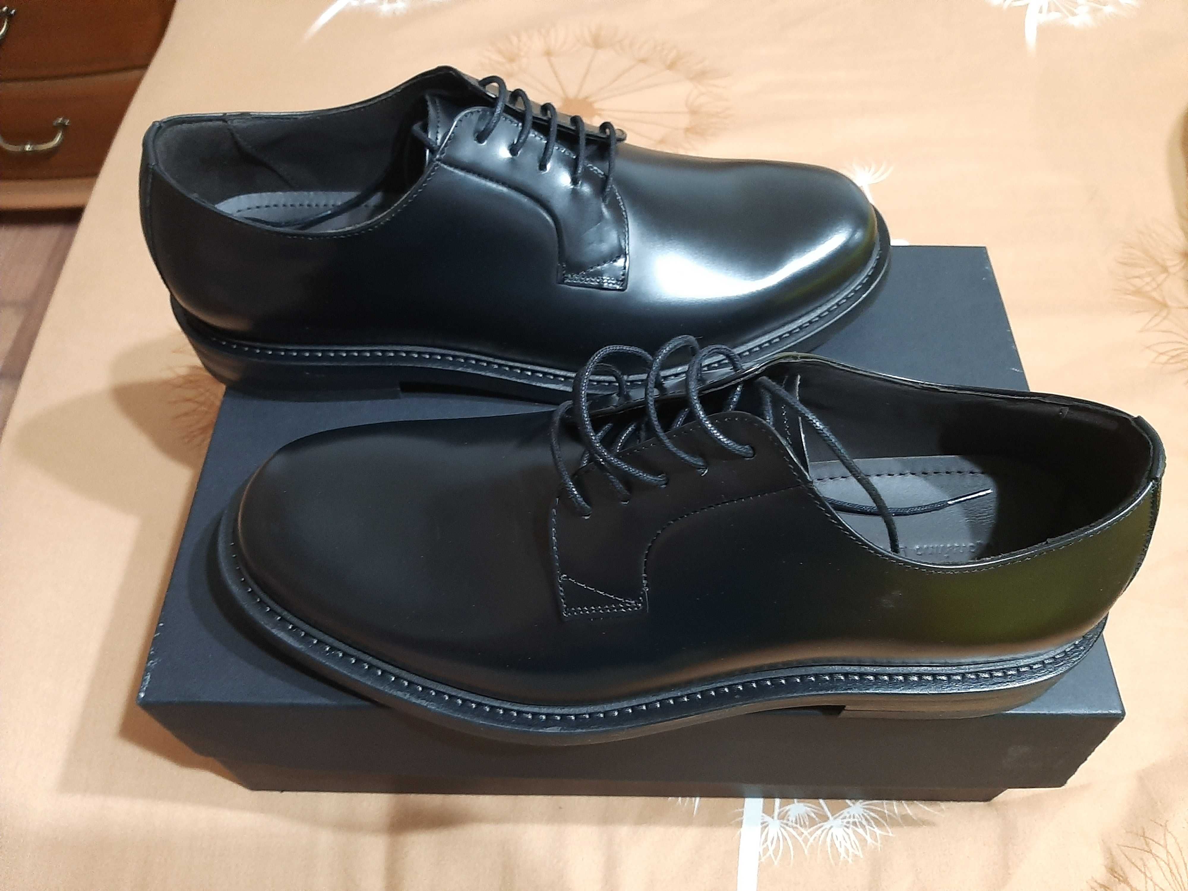 Pantofi noi de piele Massimo Dutti nr. 44