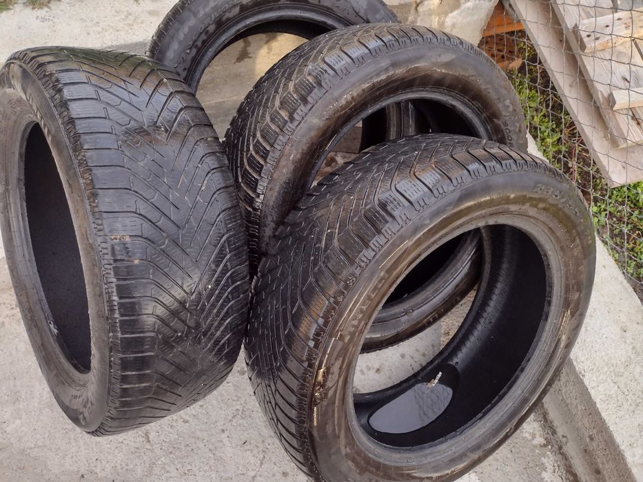 Зимни гуми Pireli. 235/55/18.