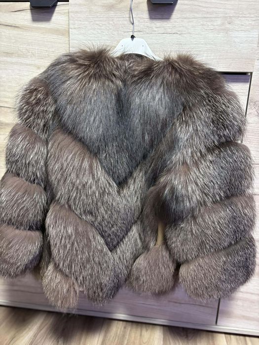 Haina de blană nepurtata