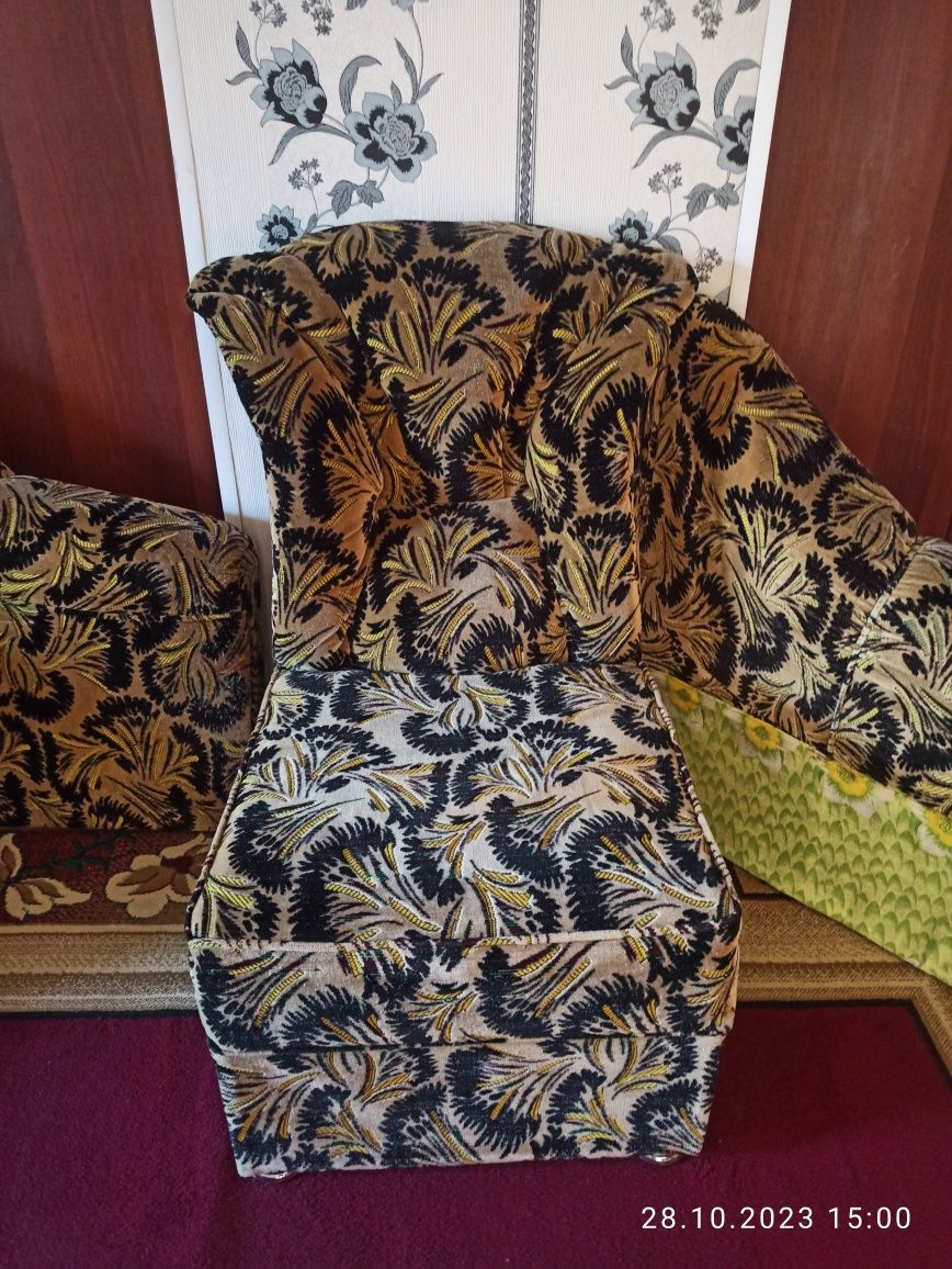 Продам 2 крепких, удобных кресла