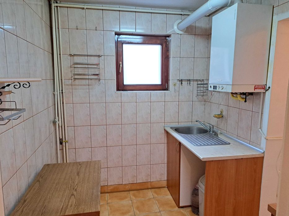 Vand apartament 2 camere, circular, TG. Mures, Dambu