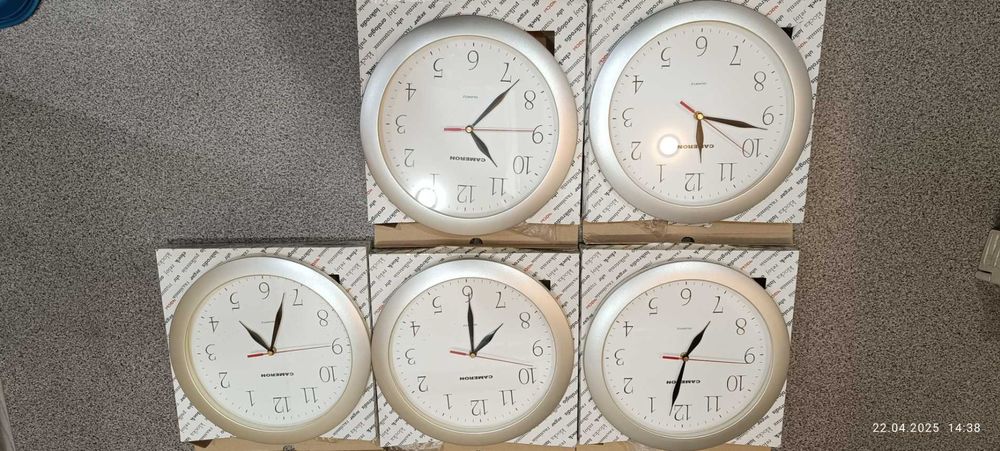 Продам кварцевые часы 5 шт.комплектом
