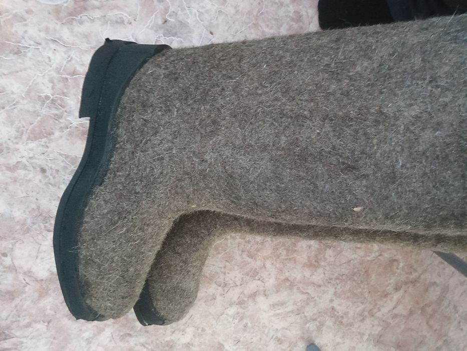 Продам новые  валенки