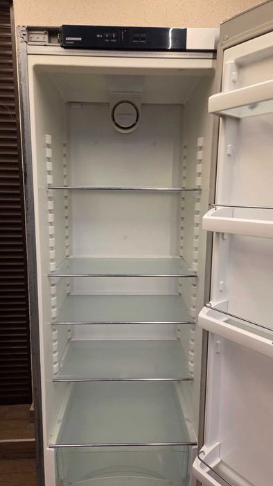 Frigider Liebherr model SKesf 4240 nefuntional