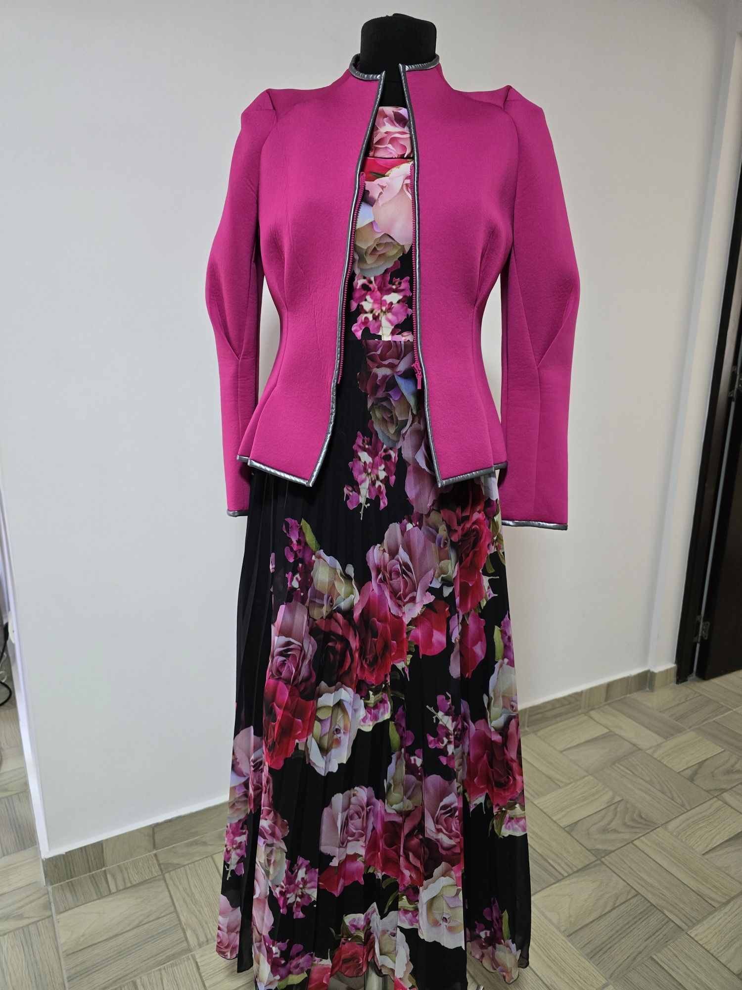 Rochie imprimeu floral, plisata, model superb