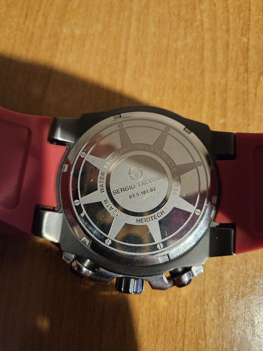 Часовник Sergio Tacchini