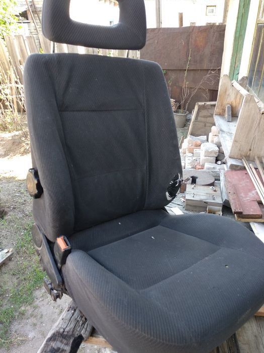 Сиденья передние Ауди 80