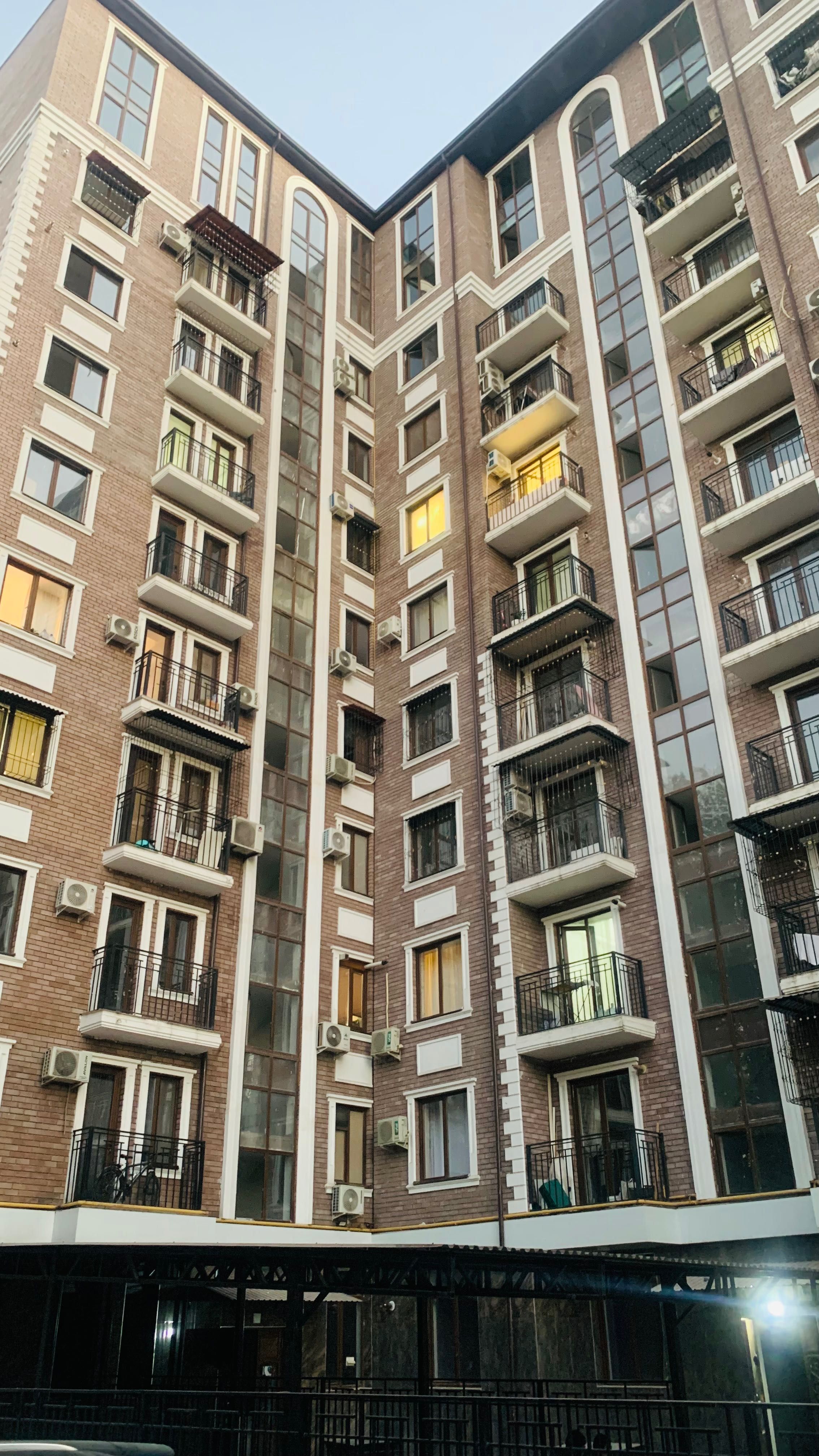 Chilonzor tumani 4-mavze M.Ulug’bek metro, G’afur G’ulom Parkni yoni