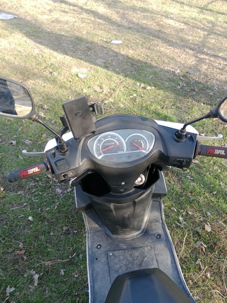 продам мопед м12 идеальное состояние
