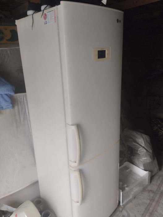 Продам холодильник в хорошим  состояний