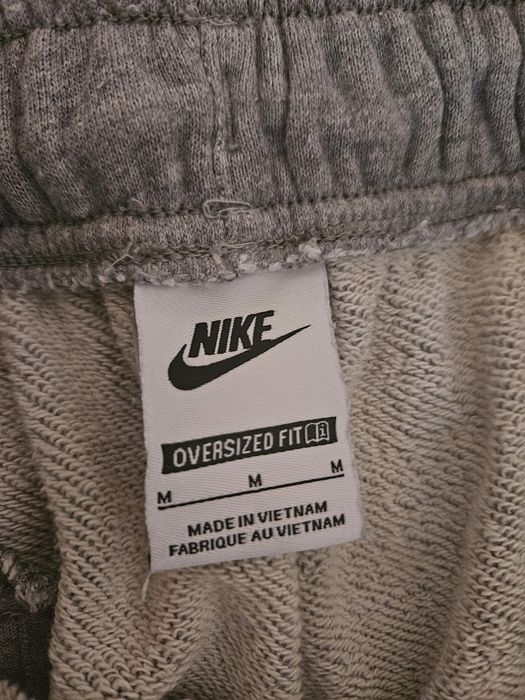 Doua Perechi de Pantaloni Nike