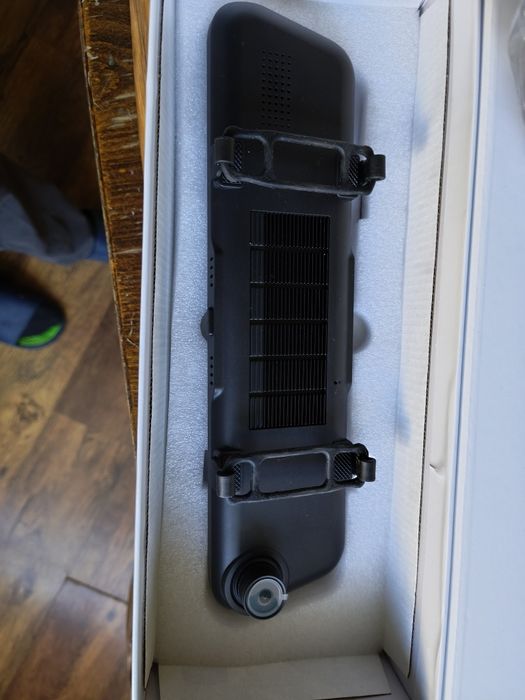 Продавам DVR HD огледало