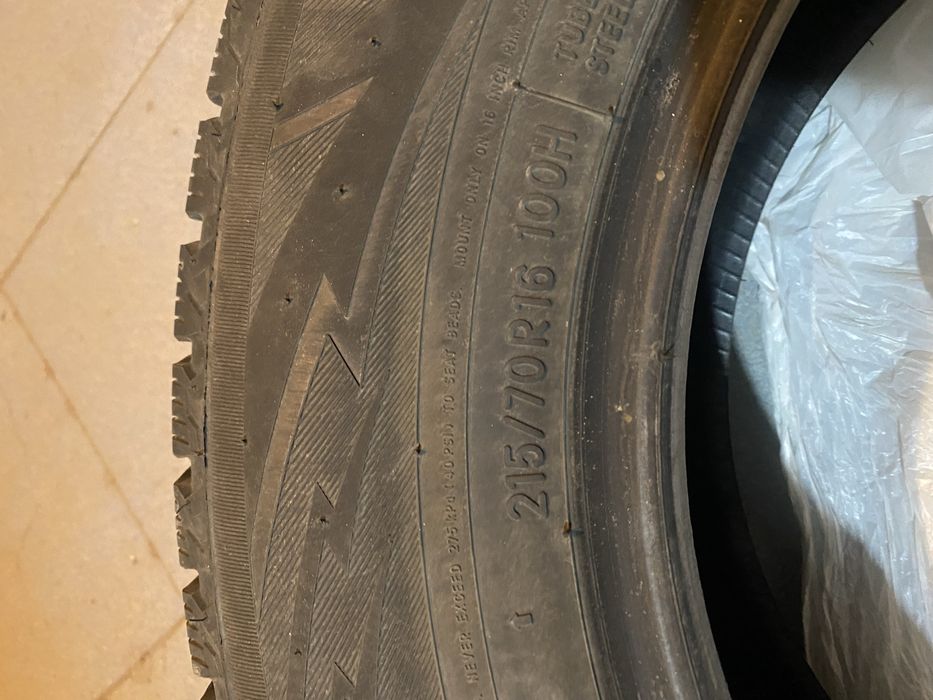 Toyo Observe GSi-6 SUV 215/70 R16 100H без шипов