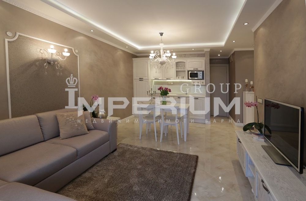 Дава се под наем Двустаен апартамент в Варна, Център - 65 кв.м за 1224 € - Снимка #2