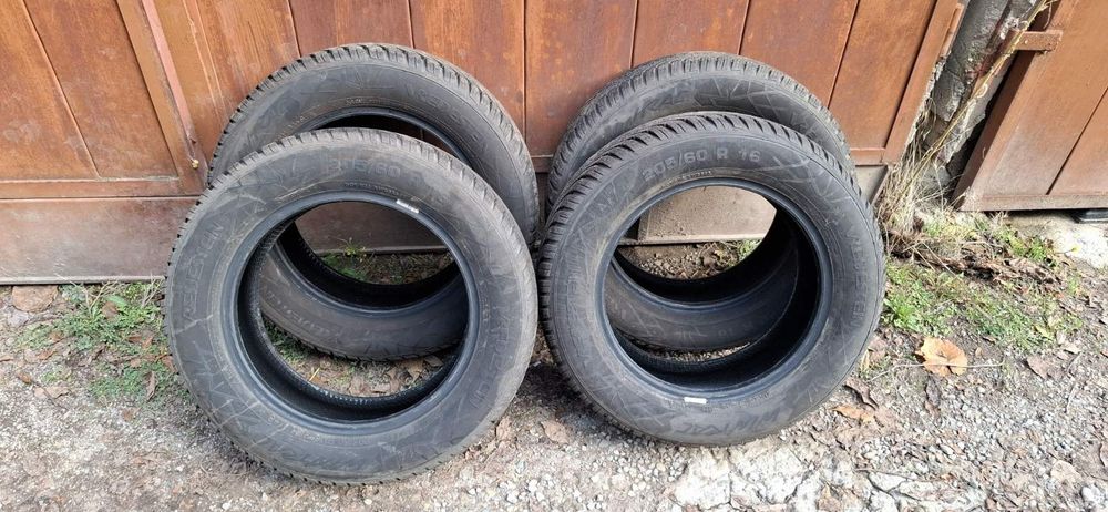Зимни гуми Vredestein, 205/60 R16 , 4 броя