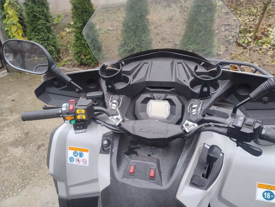 Can am outlander xt.  1000 cc  6x6