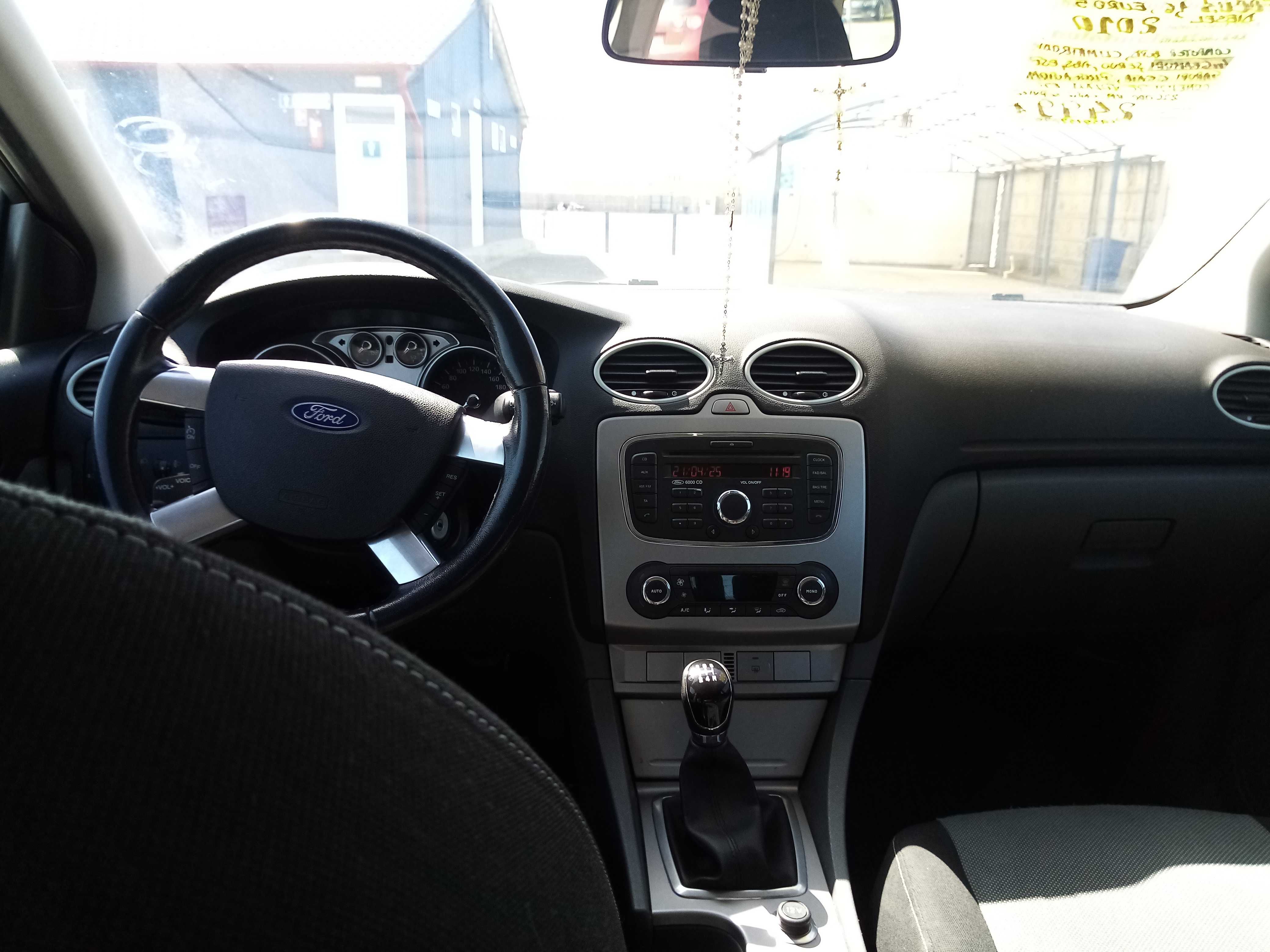 FOCUS, 1,6 diesel,2010 CLIMATRONIC. E 5  Oradea