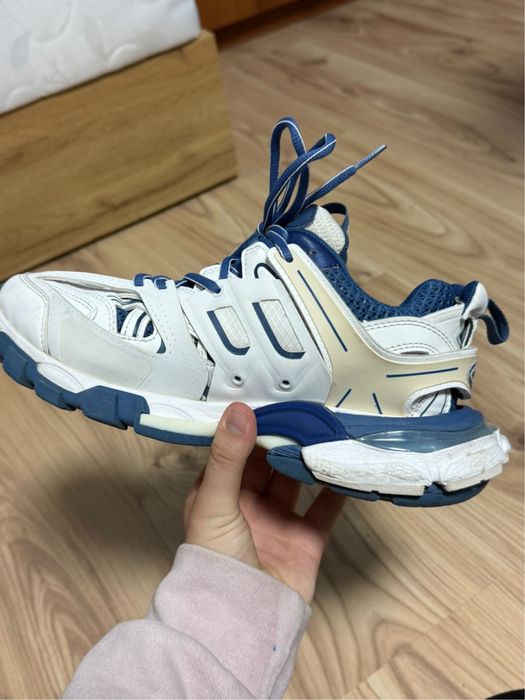 Balenciaga trakc white and blue