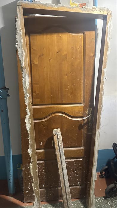 Отдам бесплатно дверь