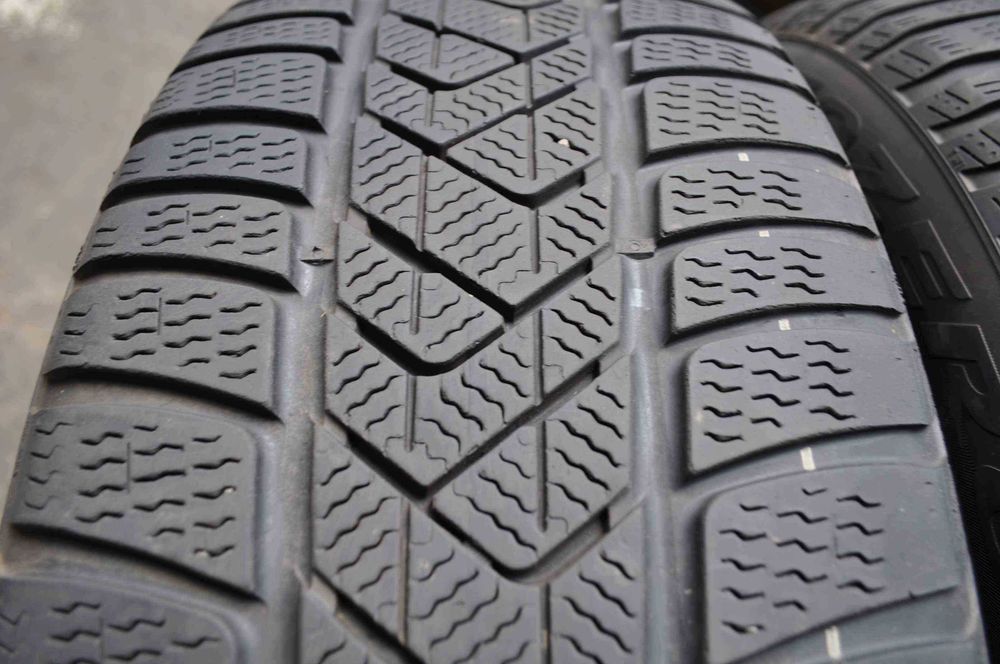 SET 2 Anvelope Iarna 245/50 R19 PIRELLI Sottozero 3 105V - Runflat