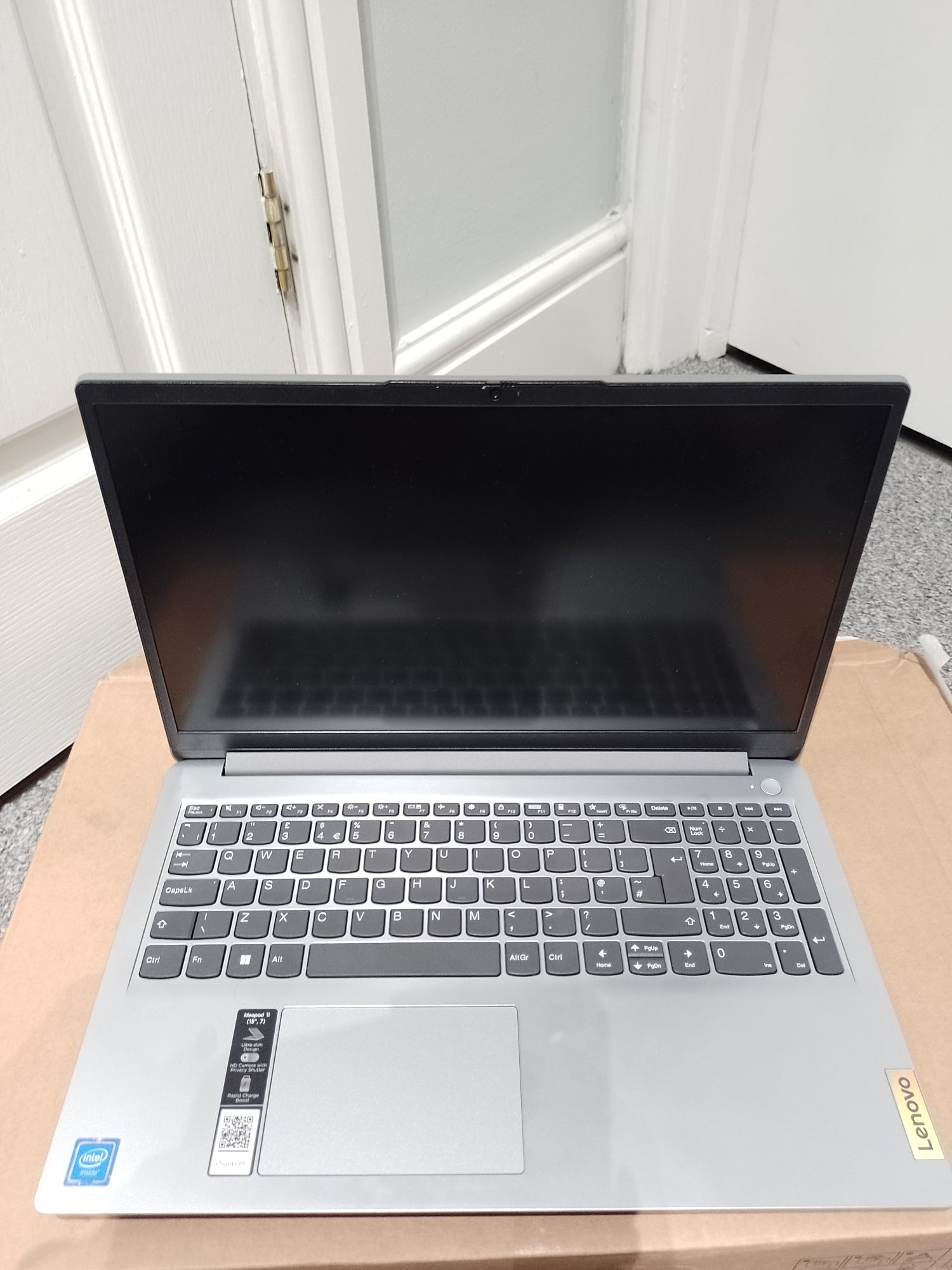 Vând laptop Lenovo IdeaPad 1 NOU