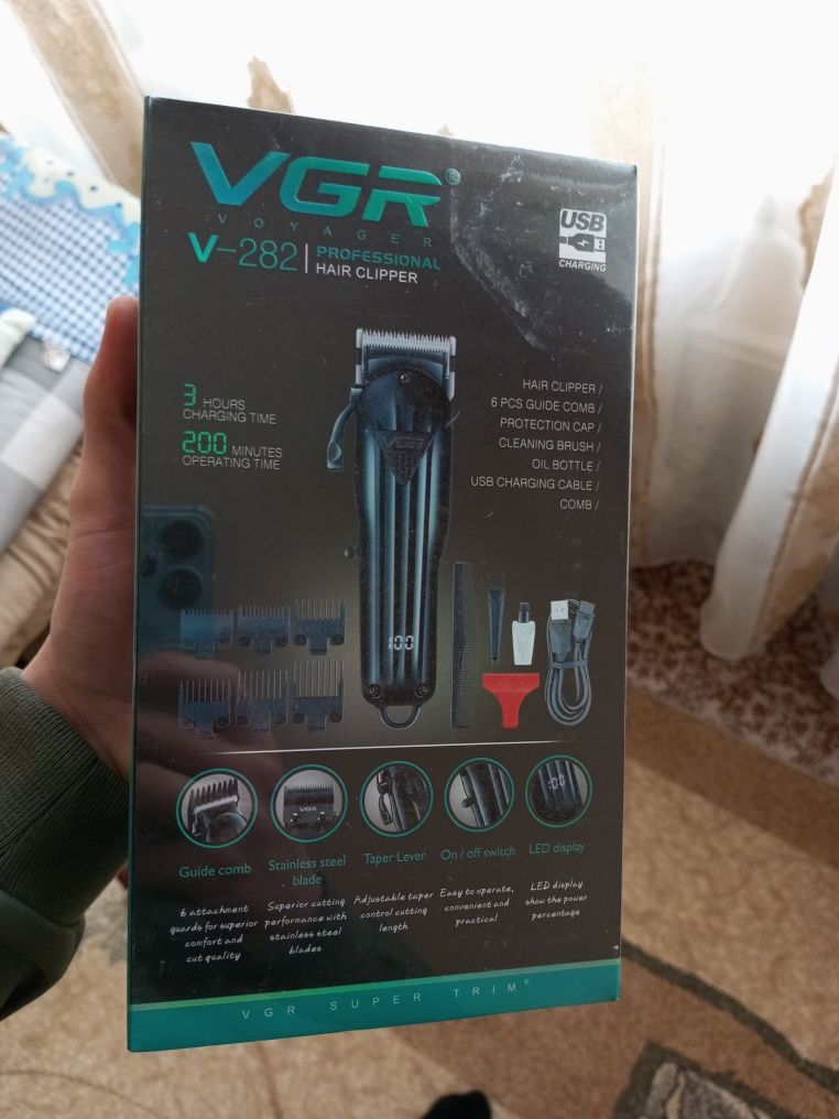 VGR 282 Professional hair clipper Moshinka