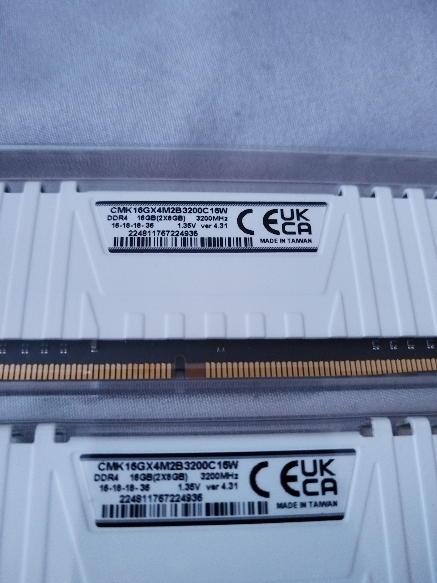 Corsair Vengance LPX White