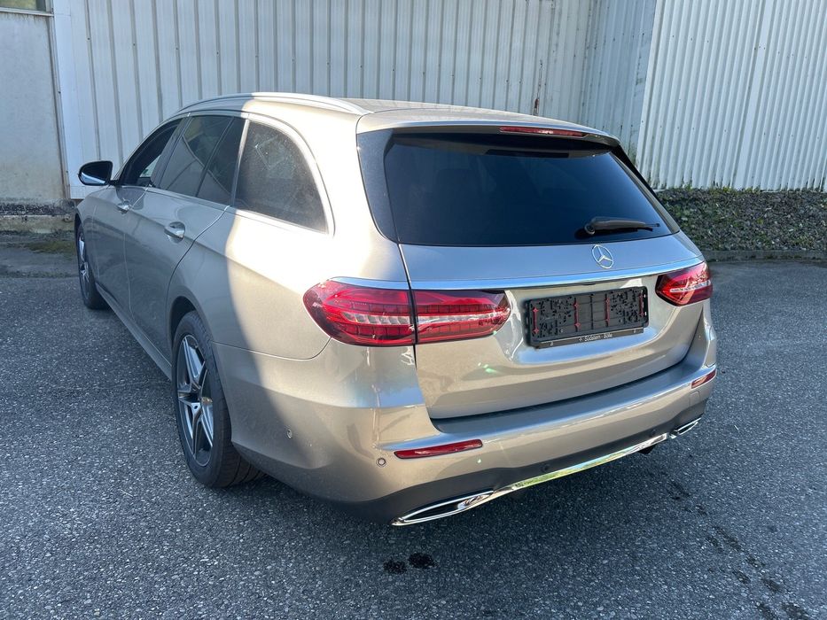 Mercedes-Benz E 300 4 Matic  -Plug-IN Hybrid