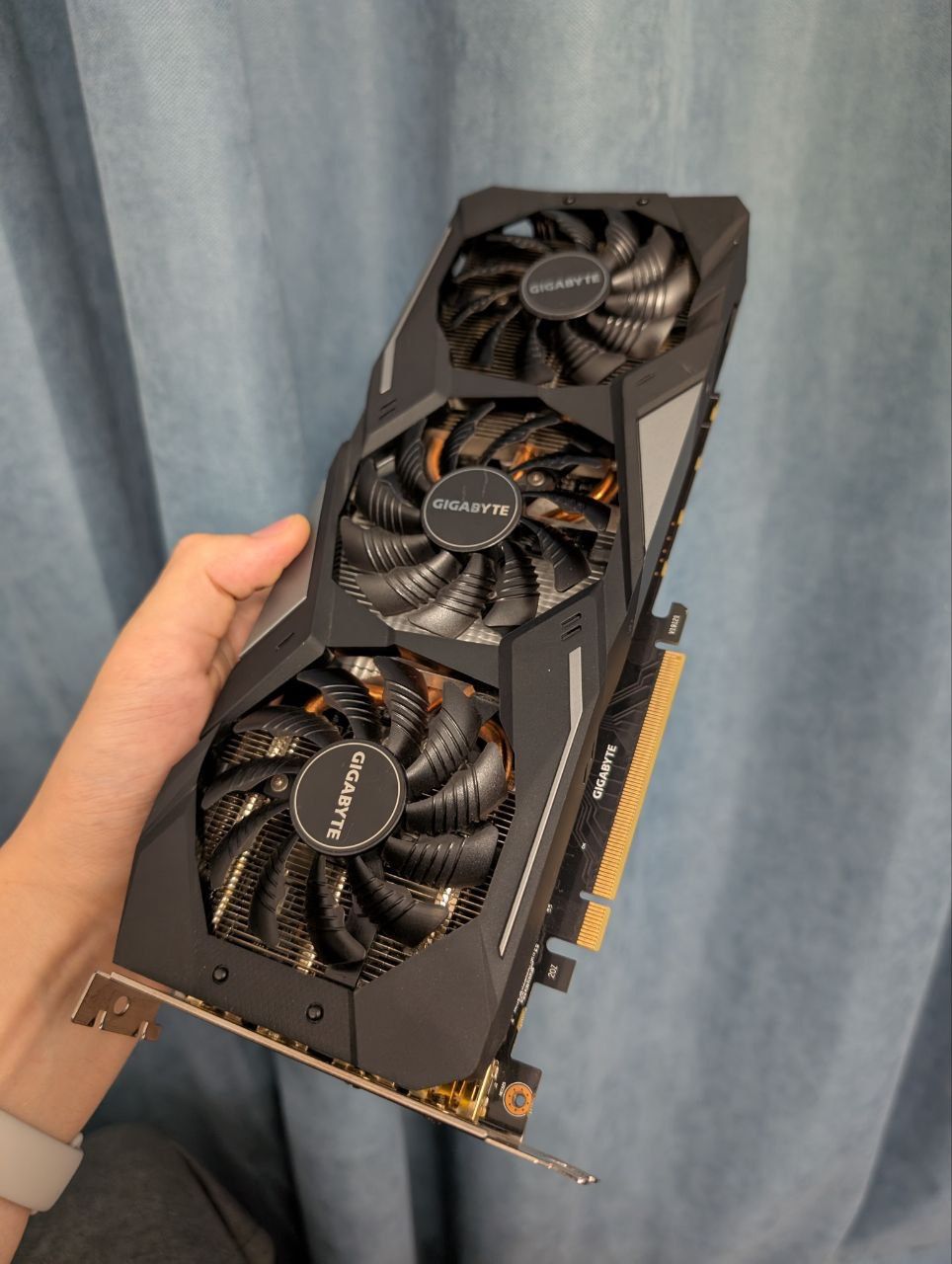 продам видеокарту gtx 1660S OC