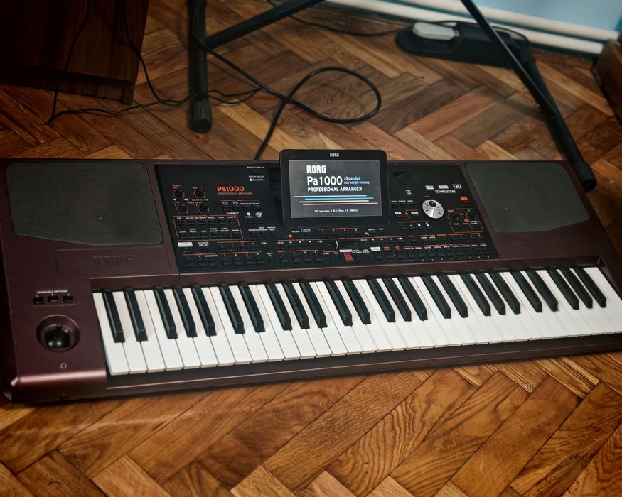 Vând Korg Pa1000