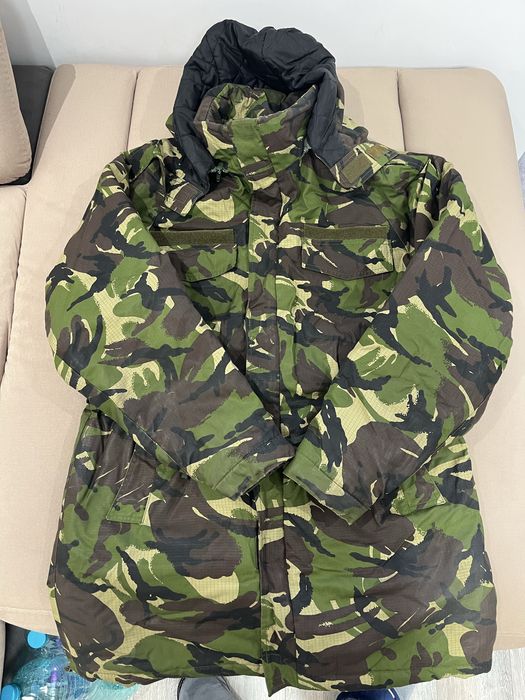 Costum camuflaj pădure