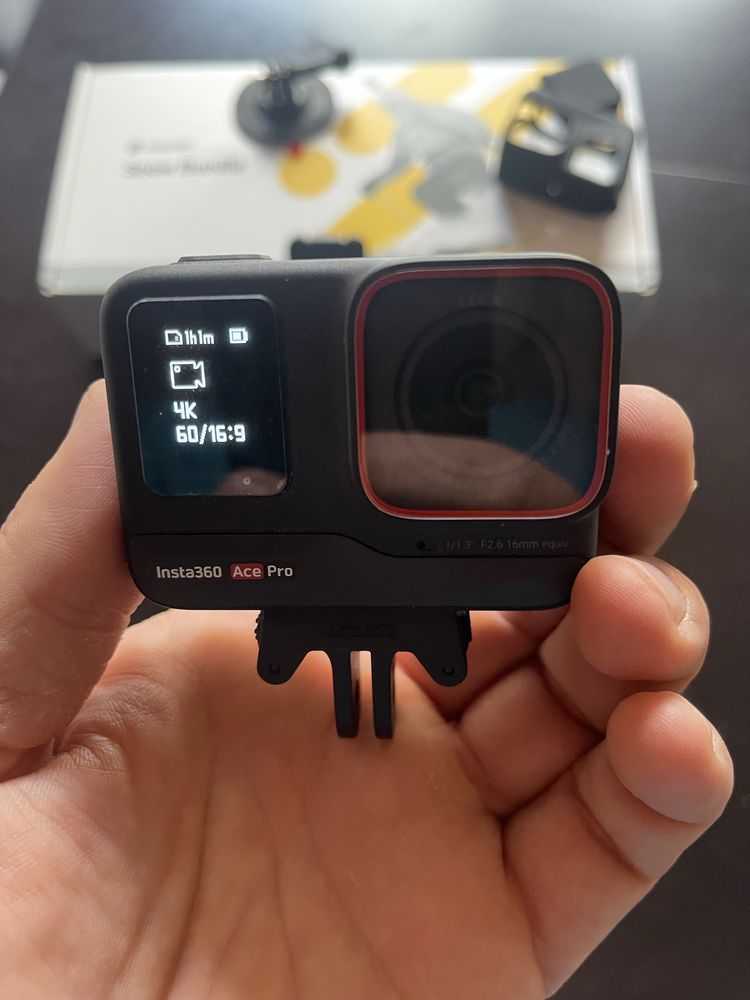 Екшън камера Insta 360 Ace Pro
