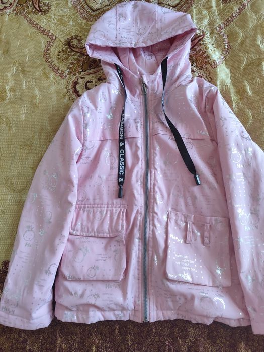 Продам куртку на девочку