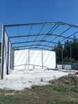 Vand si construiesc o gama larga de hale sau structuri metalice noi ne