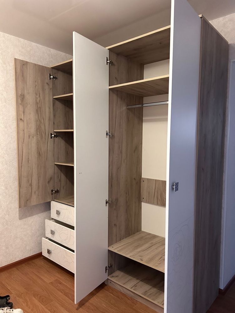 Продам прихожую бежевый цвет