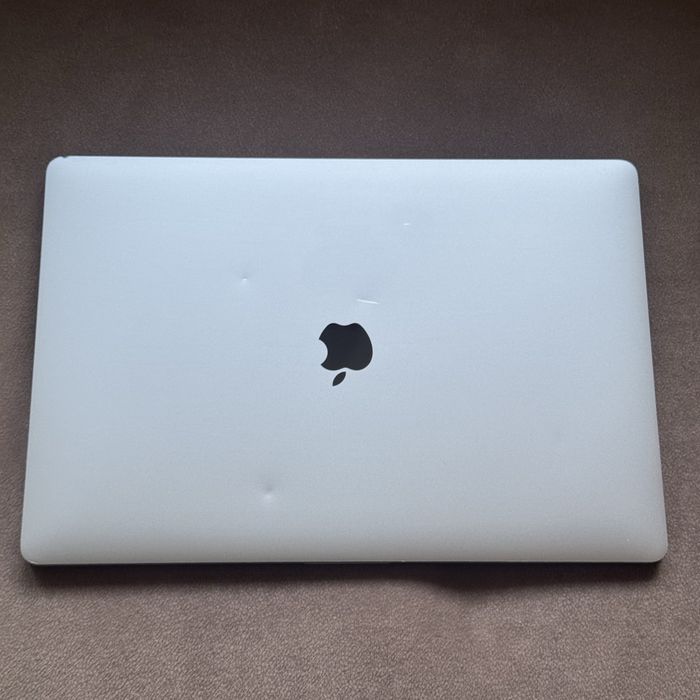 лаптоп Apple Macbook Pro 16 2019 16GB RAM 512GB SSD